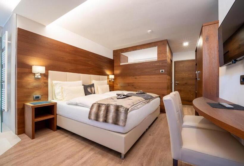 Отель Arya Alpine Lodge