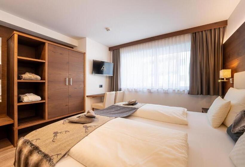 Отель Arya Alpine Lodge