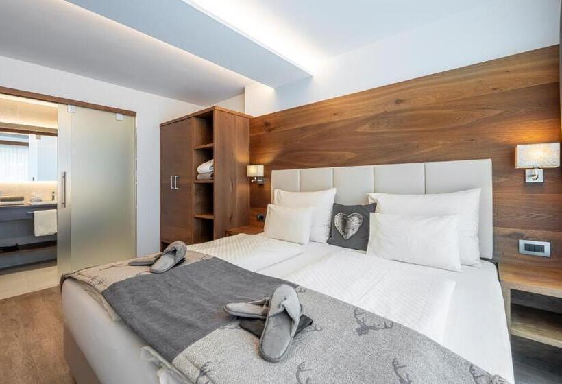 Отель Arya Alpine Lodge