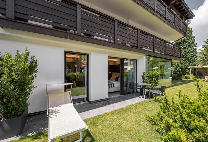 Отель Arya Alpine Lodge