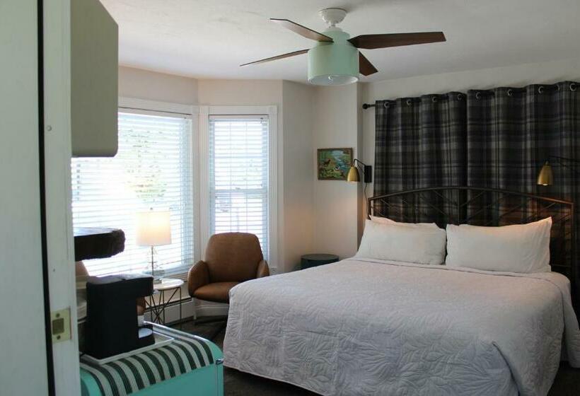 فندق Cedar Court Inn