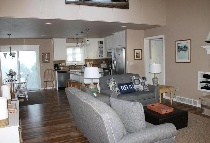 فندق Cedar Court Inn