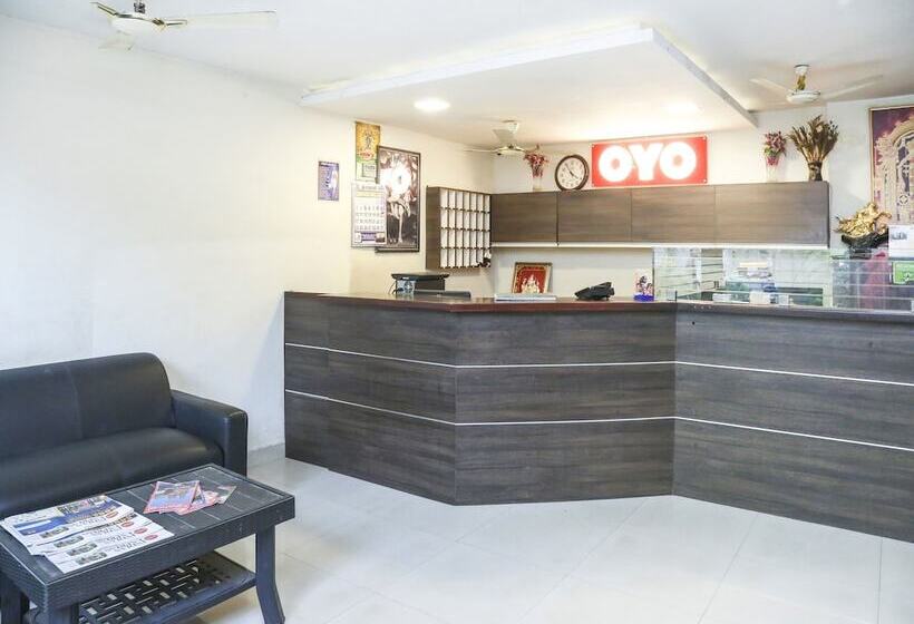 酒店 Capital O 14623 Travellers Inn