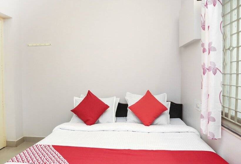 בית מלון כפרי Capital O 14623 Travellers Inn