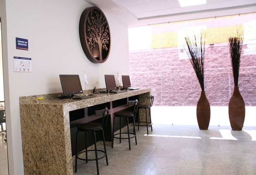 Отель Comfort Inn Irapuato