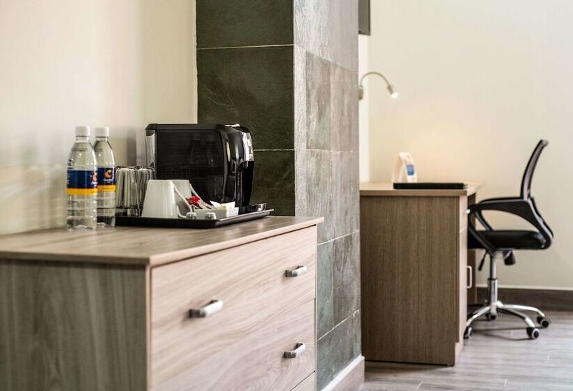 Отель Comfort Inn Irapuato