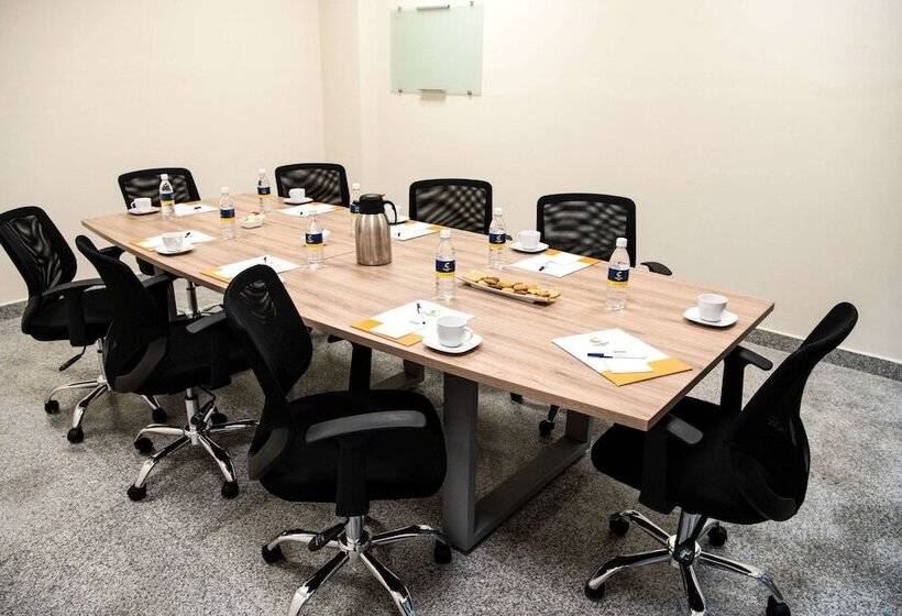 Отель Comfort Inn Irapuato