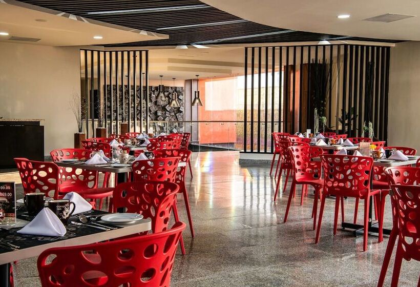 Отель Comfort Inn Irapuato