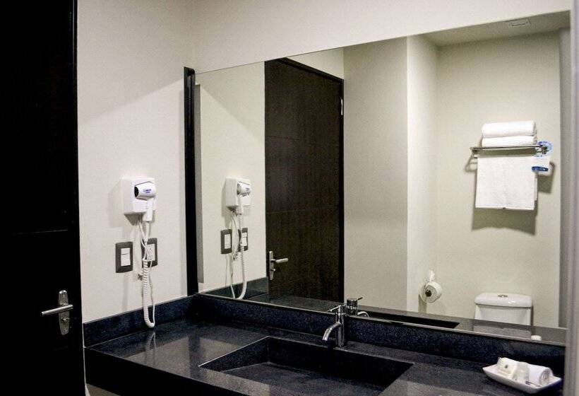 Отель Comfort Inn Irapuato