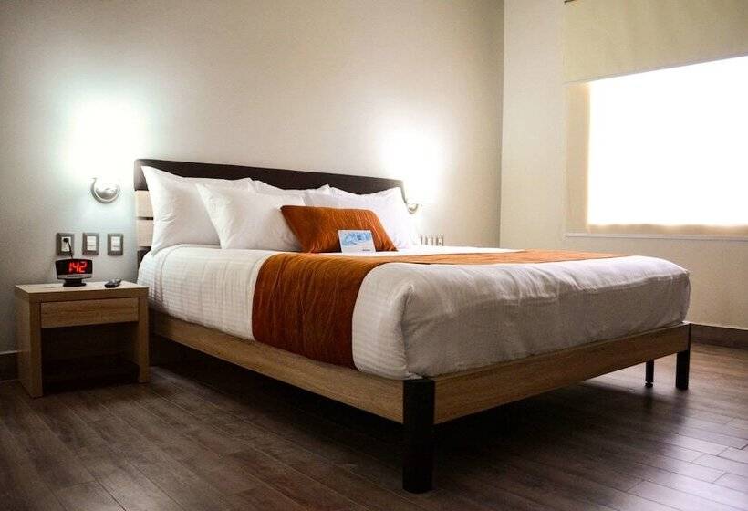 Отель Comfort Inn Irapuato