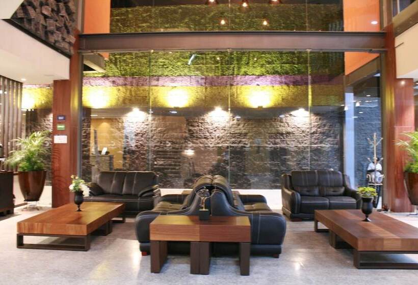 Отель Comfort Inn Irapuato