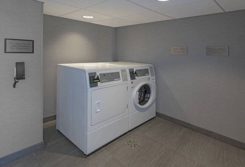 ホテル Courtyard By Marriott Halifax Dartmouth