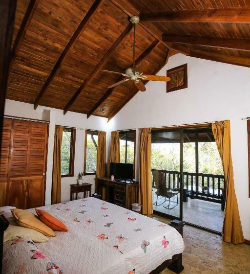 هتل Finca Los Caballos Montezuma