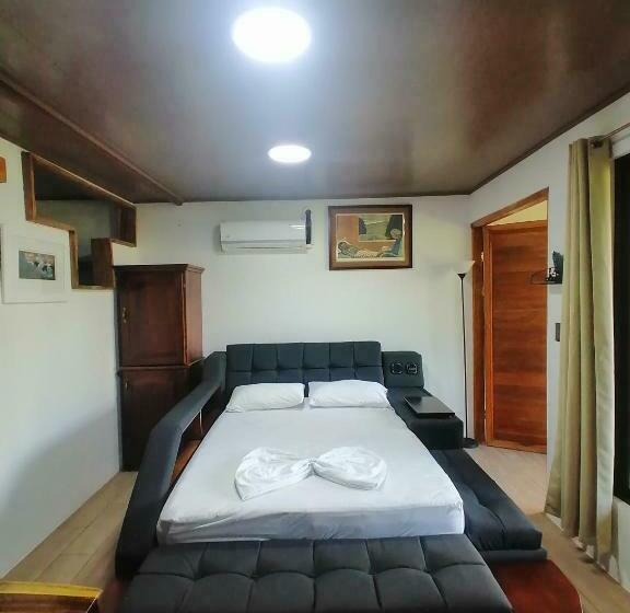 هتل Finca Los Caballos Montezuma