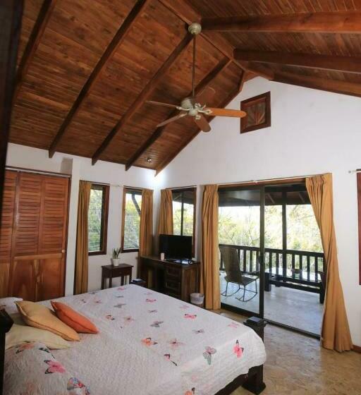 هتل Finca Los Caballos Montezuma