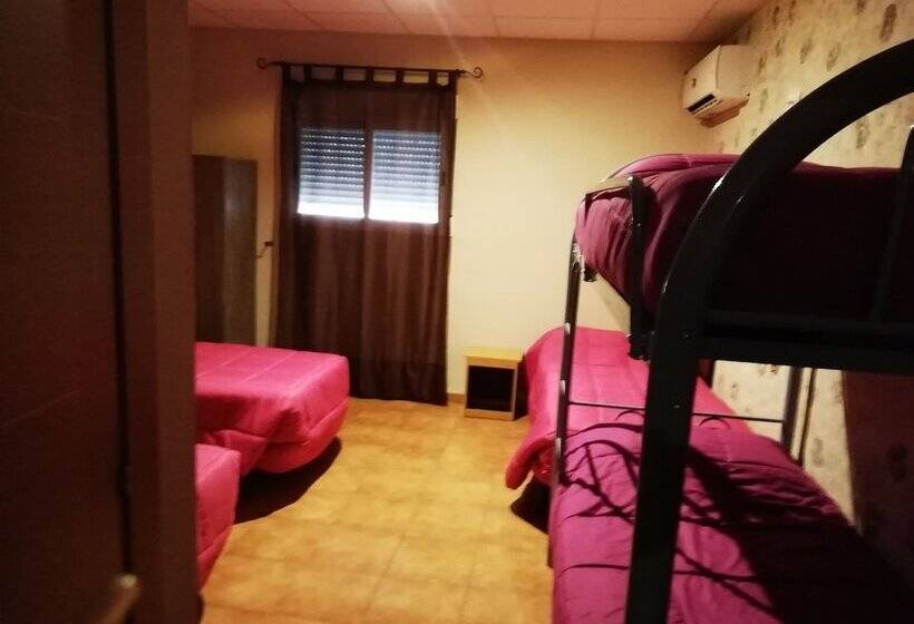 بنسيون Cafe Hostal Casa Manolo