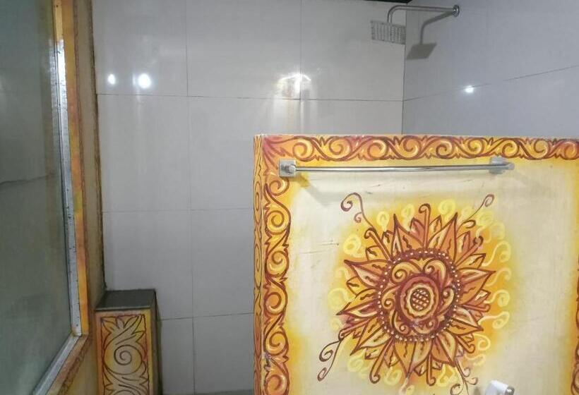 بنسيون Haritha Holidays