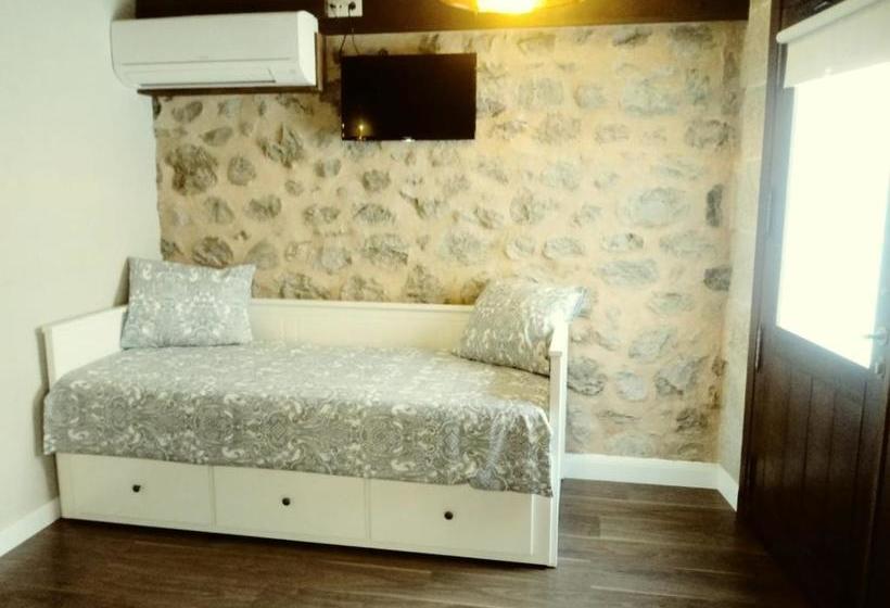 بنسيون La Fonda De Candeleda