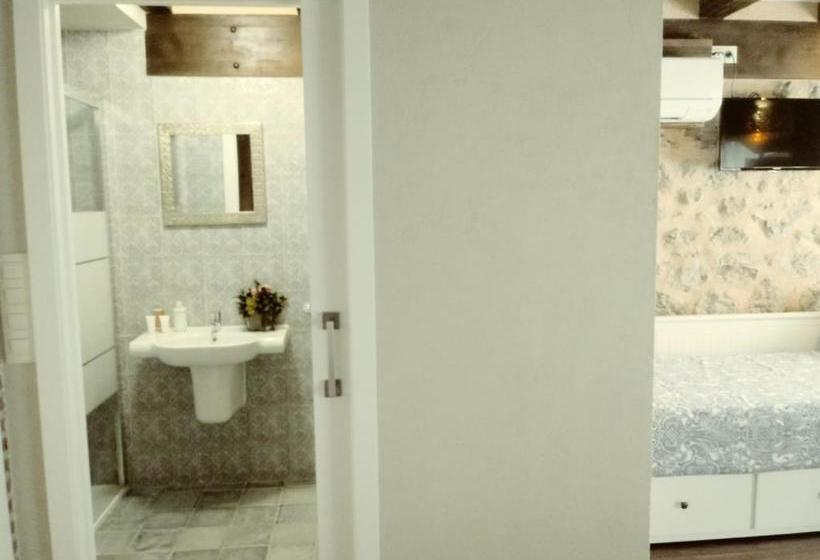 بنسيون La Fonda De Candeleda