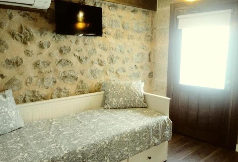 بنسيون La Fonda De Candeleda