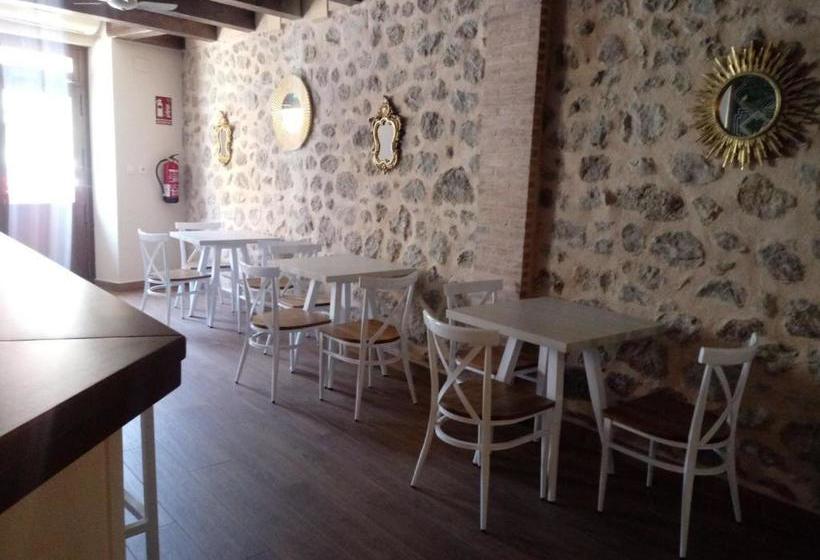 بنسيون La Fonda De Candeleda