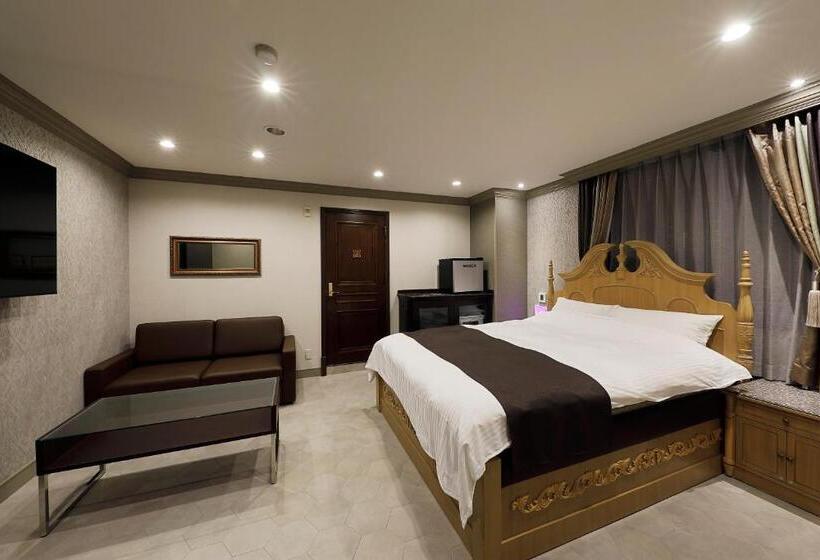 ホテルバースデー岐阜西店 Hotel Birthday Gifuwest