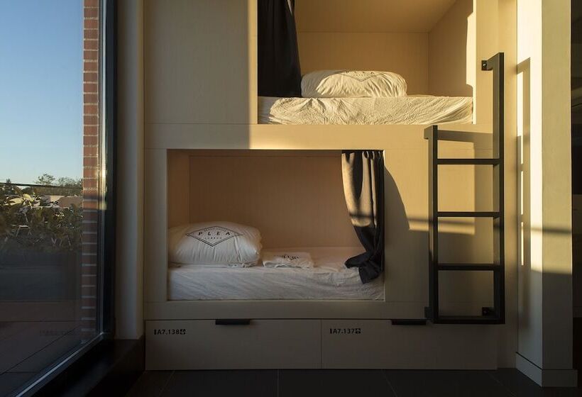 Plea Beach House   Hostel