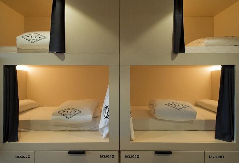 Plea Beach House   Hostel