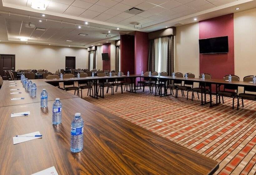 فندق Best Western Plus Hinton Inn & Suites