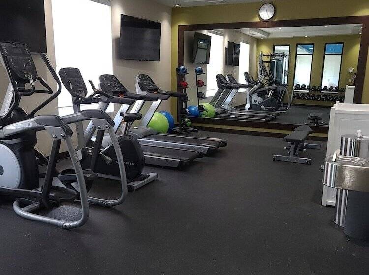 فندق Best Western Plus Hinton Inn & Suites