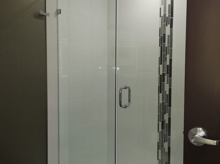 فندق Best Western Plus Hinton Inn & Suites