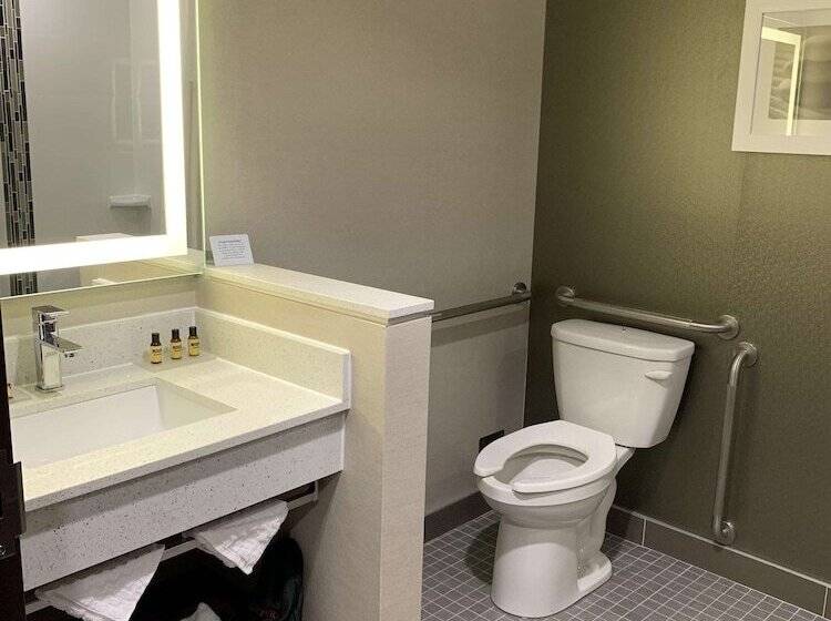 فندق Best Western Plus Hinton Inn & Suites