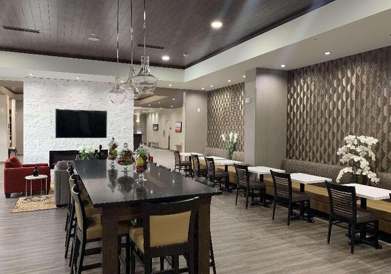 فندق Best Western Plus Hinton Inn & Suites