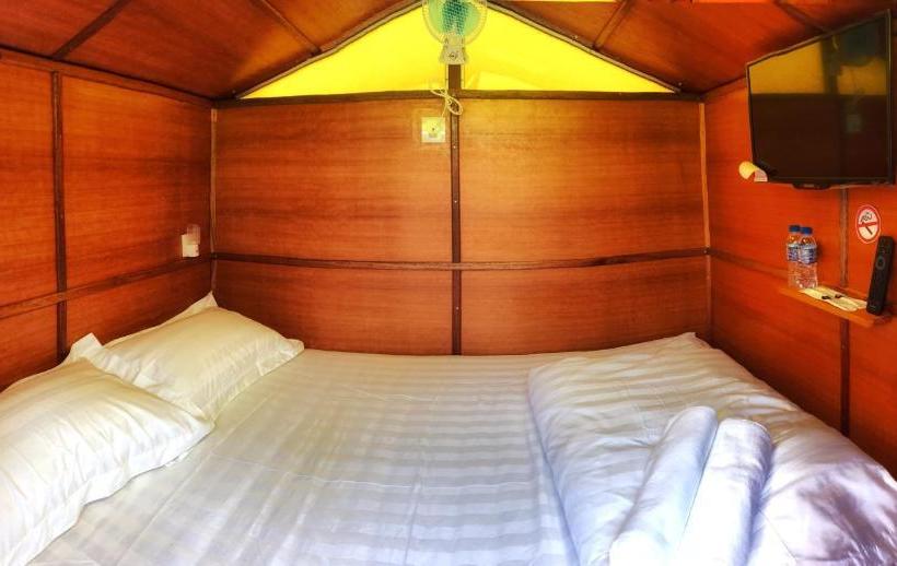 هتل کپسول Kea Garden Mini Chalet   Hostel