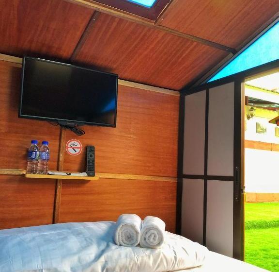 מלון כמוסות Kea Garden Mini Chalet   Hostel