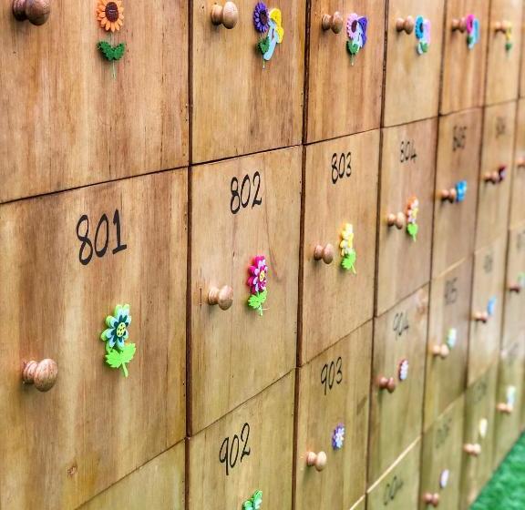 מלון כמוסות Kea Garden Mini Chalet   Hostel