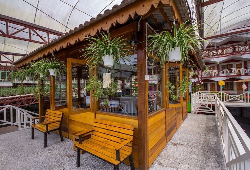 מלון כמוסות Kea Garden Mini Chalet   Hostel