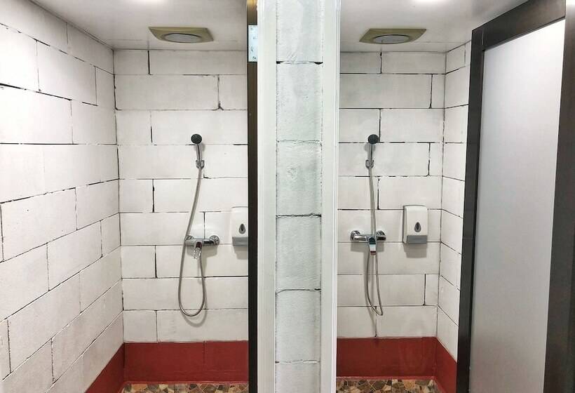 מלון כמוסות Kea Garden Mini Chalet   Hostel