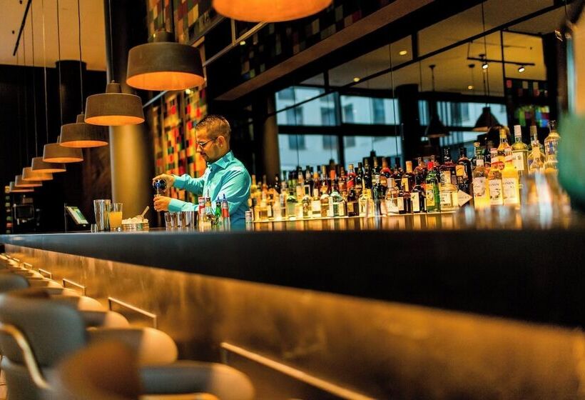 Motel One Köln Neumarkt