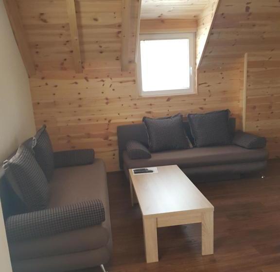 تختخواب و صبحانه Apartmani Prisoje