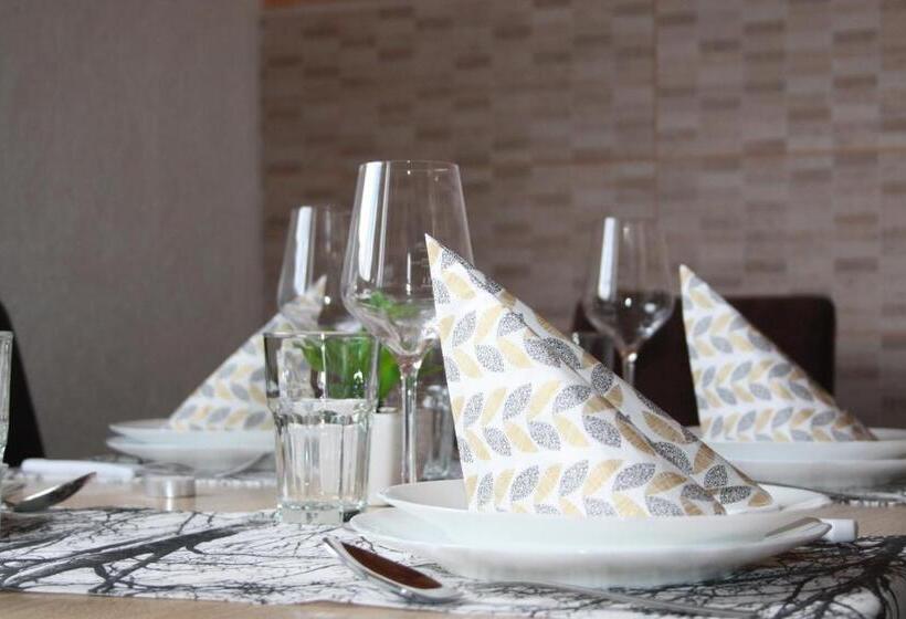 تختخواب و صبحانه Apartmani Prisoje