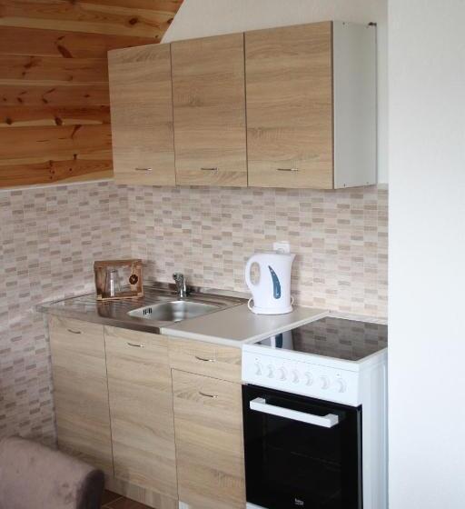 تختخواب و صبحانه Apartmani Prisoje