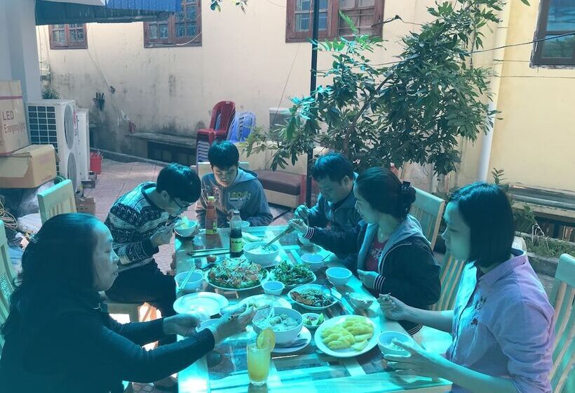 Cong Khanh Hotel Hostel