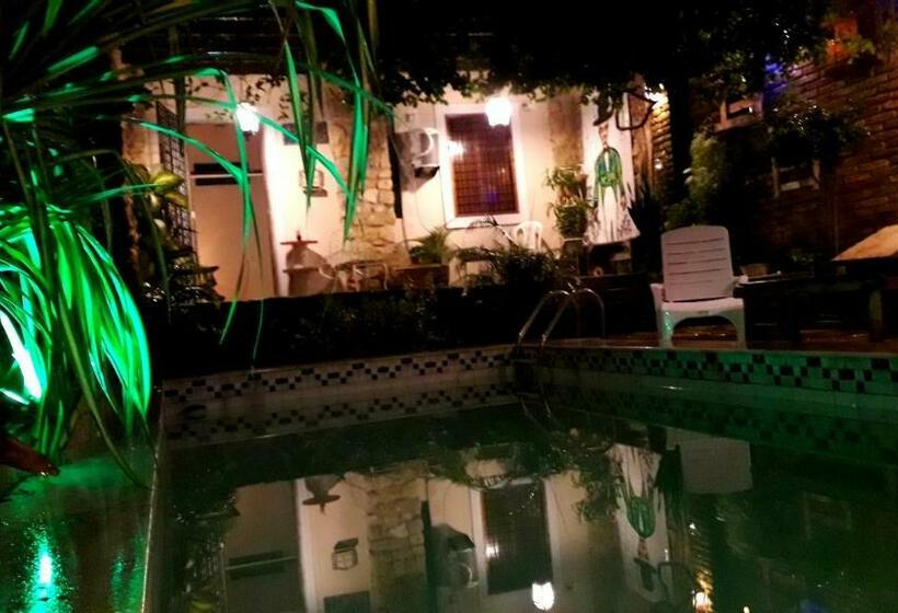 Hostel Da 13 E Suítes