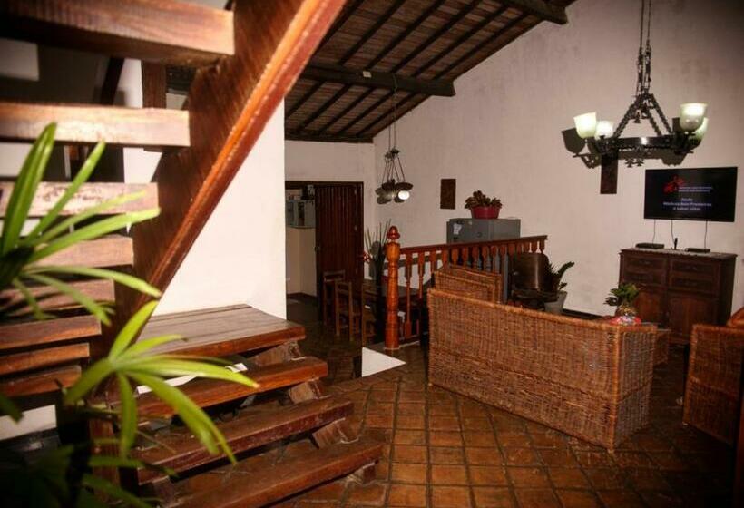 Hostel Da 13 E Suítes