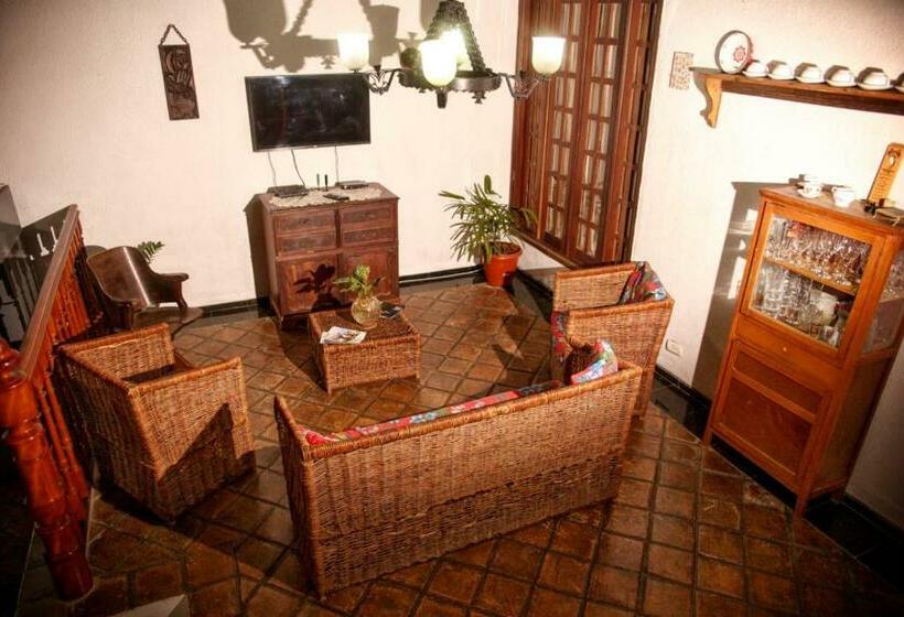 Hostel Da 13 E Suítes