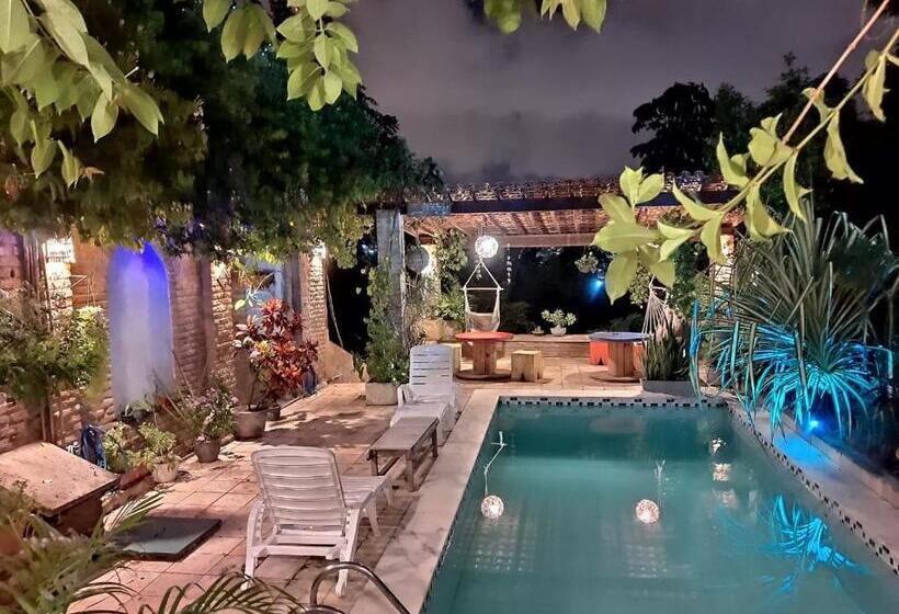 Hostel Da 13 E Suítes