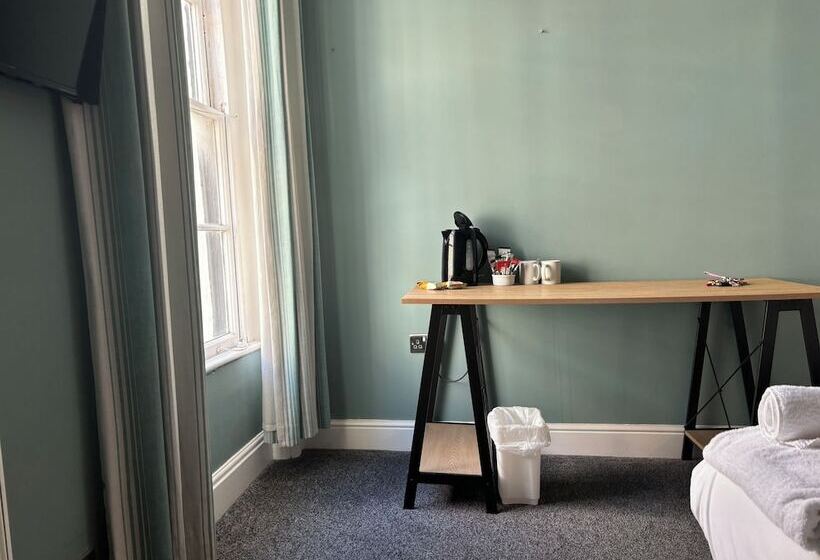 בית מלון כפרי The Golden Lion