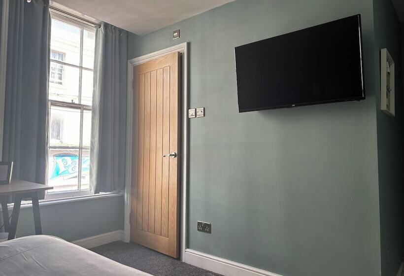 בית מלון כפרי The Golden Lion