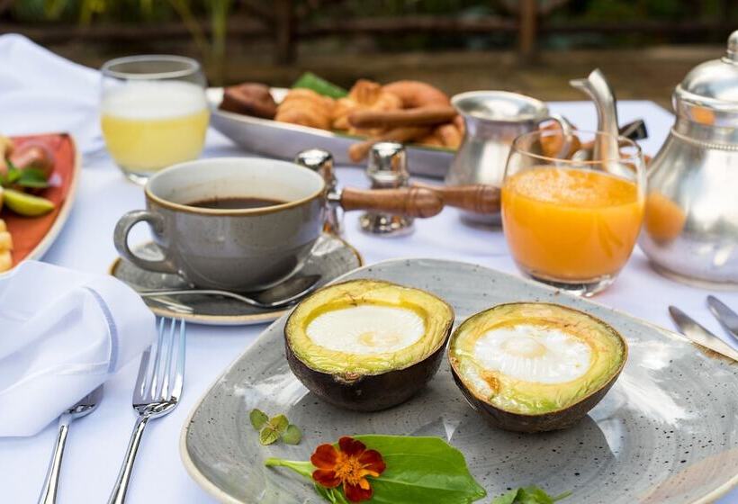 هتل Tikitam Palms Boutique